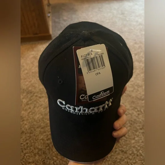 Black Carhartt Hat, adjustable size, fresh out of the box never worn - Picture 4 of 4